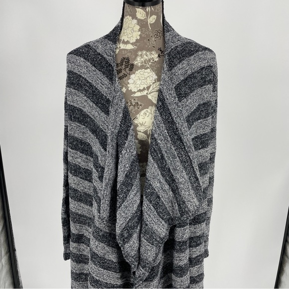 Barefoot Dreams Bamboo Chic Cardigan - Picture 2 of 4